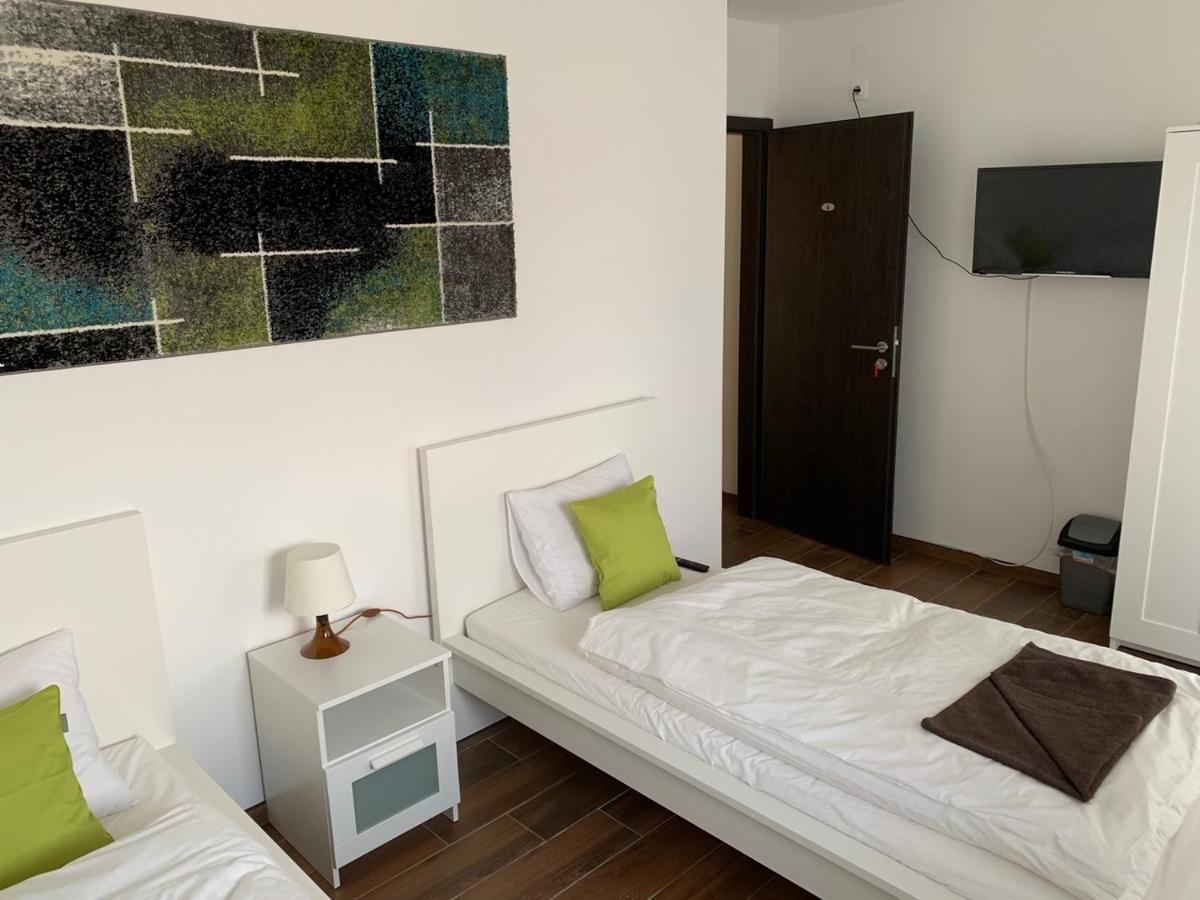 Lili Motel Sajoszentpeter Екстер'єр фото