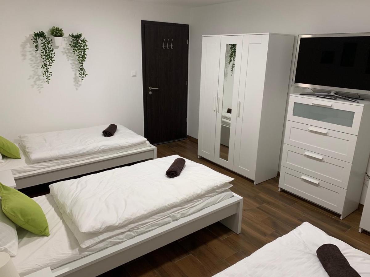 Lili Motel Sajoszentpeter Екстер'єр фото